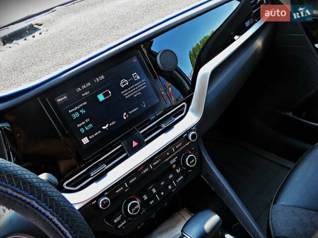 Синій Кіа Niro, об'ємом двигуна 1.58 л та пробігом 35 тис. км за 23900 $, фото 13 на Automoto.ua