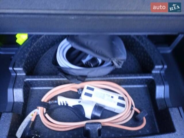 Синий Киа Niro, объемом двигателя 0 л и пробегом 101 тыс. км за 20950 $, фото 52 на Automoto.ua