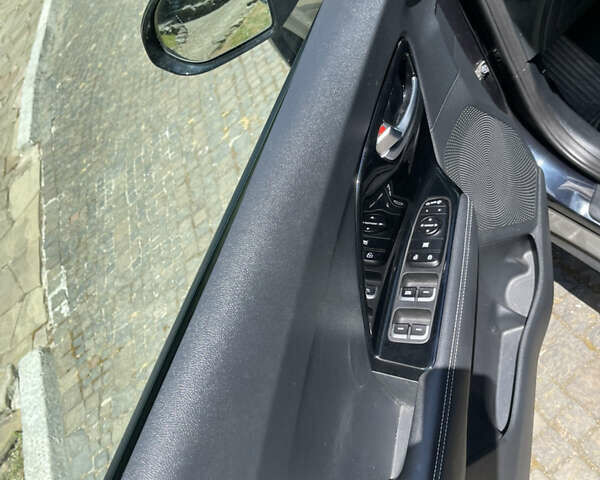Синій Кіа Niro, об'ємом двигуна 0 л та пробігом 79 тис. км за 20990 $, фото 6 на Automoto.ua