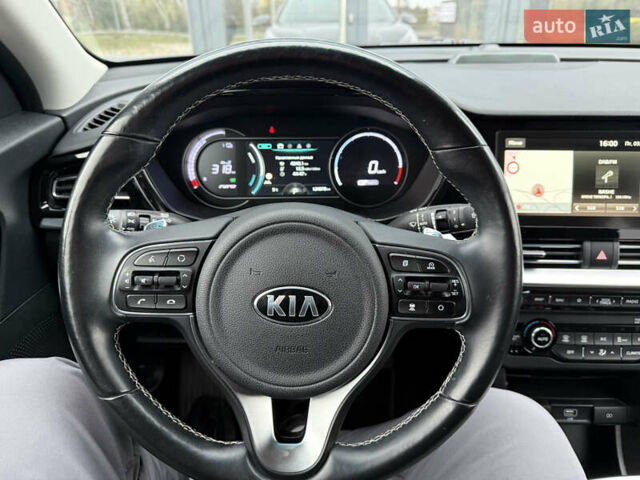 Синій Кіа Niro, об'ємом двигуна 0 л та пробігом 124 тис. км за 19950 $, фото 42 на Automoto.ua