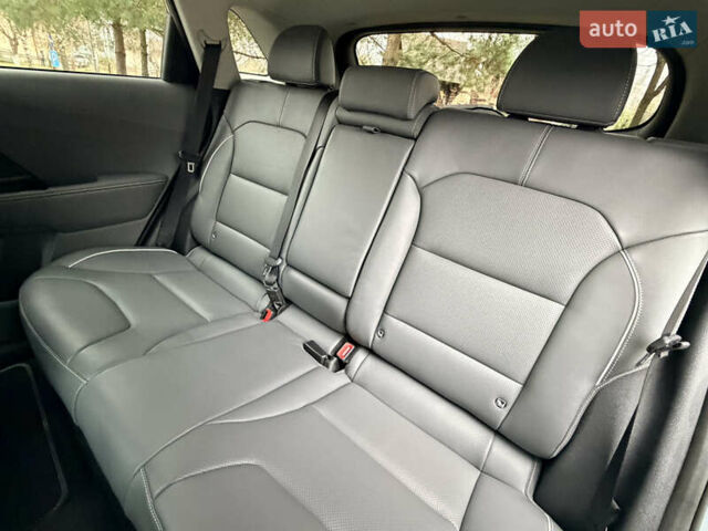 Синий Киа Niro, объемом двигателя 0 л и пробегом 64 тыс. км за 23800 $, фото 23 на Automoto.ua