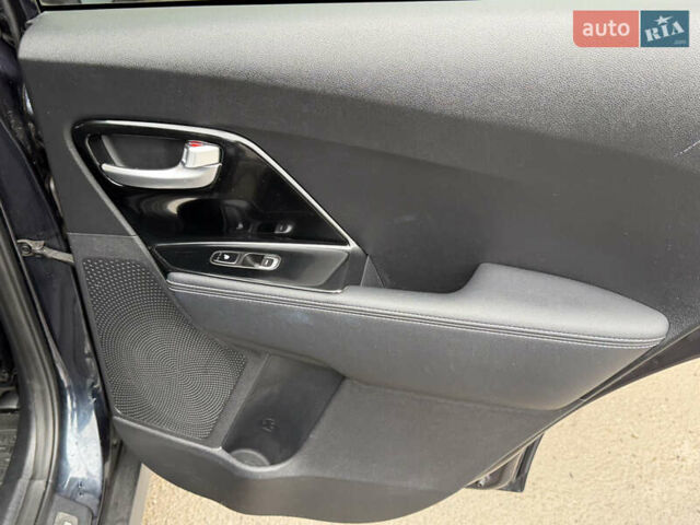 Синій Кіа Niro, об'ємом двигуна 0 л та пробігом 159 тис. км за 18499 $, фото 29 на Automoto.ua