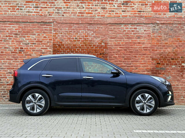Синій Кіа Niro, об'ємом двигуна 0 л та пробігом 88 тис. км за 19750 $, фото 12 на Automoto.ua
