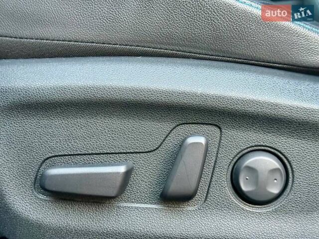 Синій Кіа Niro, об'ємом двигуна 0 л та пробігом 69 тис. км за 19999 $, фото 14 на Automoto.ua