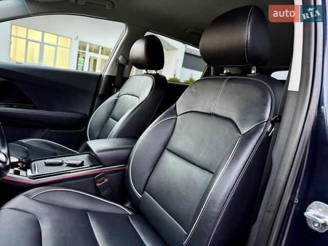 Синій Кіа Niro, об'ємом двигуна 0 л та пробігом 84 тис. км за 19450 $, фото 50 на Automoto.ua