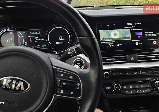 Синий Киа Niro, объемом двигателя 0 л и пробегом 101 тыс. км за 18200 $, фото 3 на Automoto.ua
