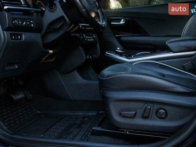 Синий Киа Niro, объемом двигателя 0 л и пробегом 125 тыс. км за 18950 $, фото 51 на Automoto.ua