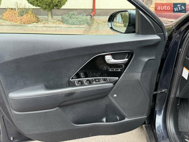 Синій Кіа Niro, об'ємом двигуна 0 л та пробігом 159 тис. км за 18499 $, фото 24 на Automoto.ua