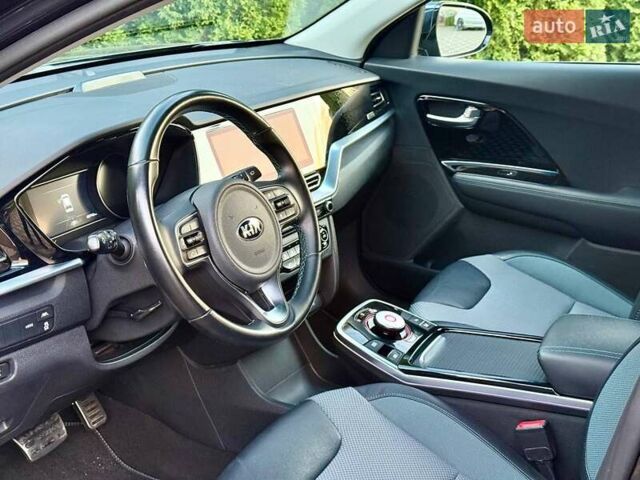 Синій Кіа Niro, об'ємом двигуна 0 л та пробігом 69 тис. км за 19999 $, фото 16 на Automoto.ua