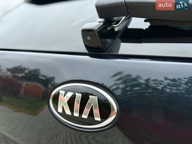 Синій Кіа Niro, об'ємом двигуна 0 л та пробігом 84 тис. км за 19450 $, фото 40 на Automoto.ua
