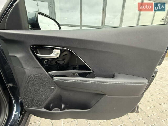 Синій Кіа Niro, об'ємом двигуна 0 л та пробігом 124 тис. км за 19950 $, фото 58 на Automoto.ua