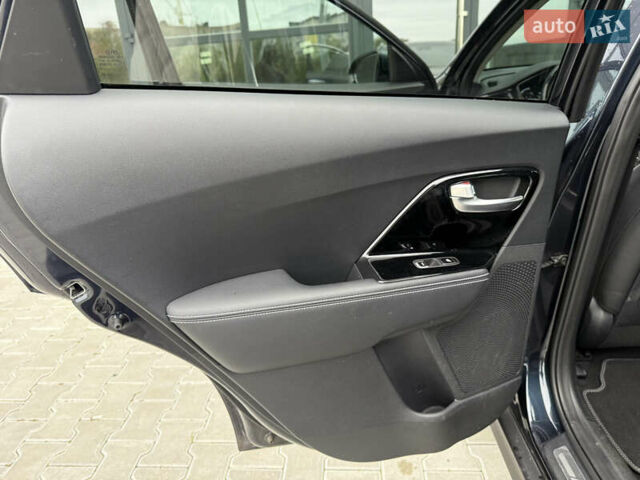 Синій Кіа Niro, об'ємом двигуна 0 л та пробігом 124 тис. км за 19950 $, фото 40 на Automoto.ua