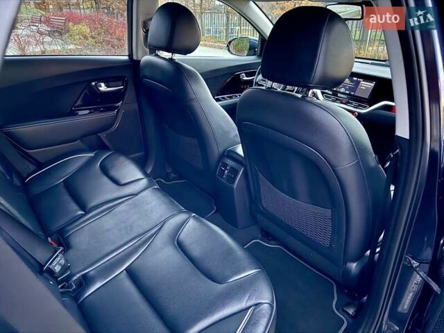 Синій Кіа Niro, об'ємом двигуна 0 л та пробігом 84 тис. км за 19450 $, фото 87 на Automoto.ua
