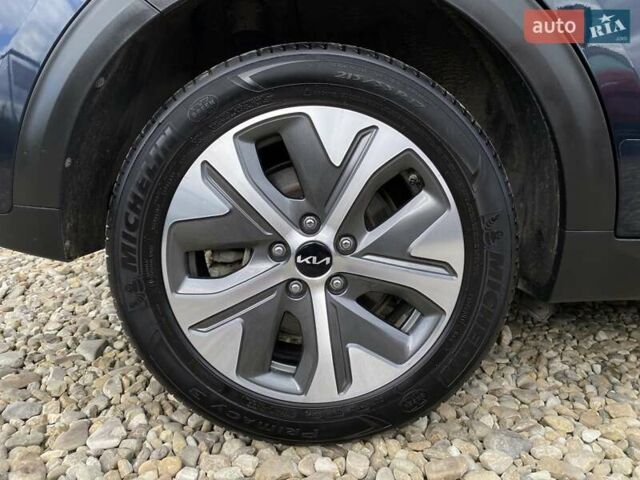 Синий Киа Niro, объемом двигателя 0 л и пробегом 70 тыс. км за 23200 $, фото 19 на Automoto.ua