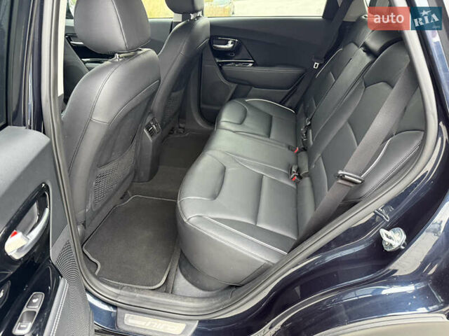 Синій Кіа Niro, об'ємом двигуна 0 л та пробігом 124 тис. км за 19950 $, фото 47 на Automoto.ua
