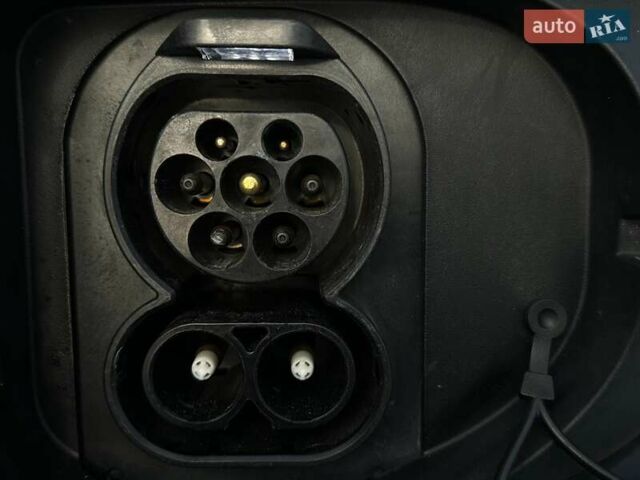 Синій Кіа Niro, об'ємом двигуна 0 л та пробігом 57 тис. км за 24700 $, фото 31 на Automoto.ua