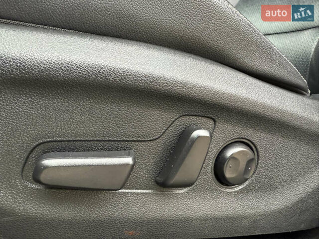 Синій Кіа Niro, об'ємом двигуна 0 л та пробігом 87 тис. км за 19950 $, фото 18 на Automoto.ua