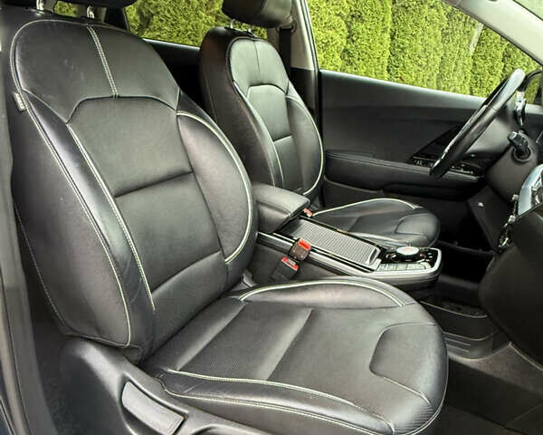 Синий Киа Niro, объемом двигателя 0 л и пробегом 88 тыс. км за 20999 $, фото 24 на Automoto.ua