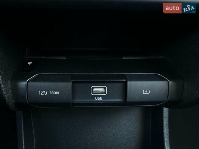 Синий Киа Niro, объемом двигателя 0 л и пробегом 57 тыс. км за 23700 $, фото 61 на Automoto.ua