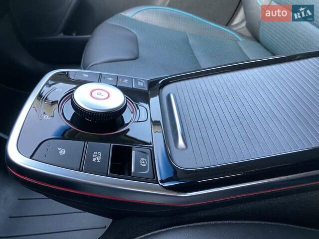 Синий Киа Niro, объемом двигателя 0 л и пробегом 123 тыс. км за 20600 $, фото 43 на Automoto.ua