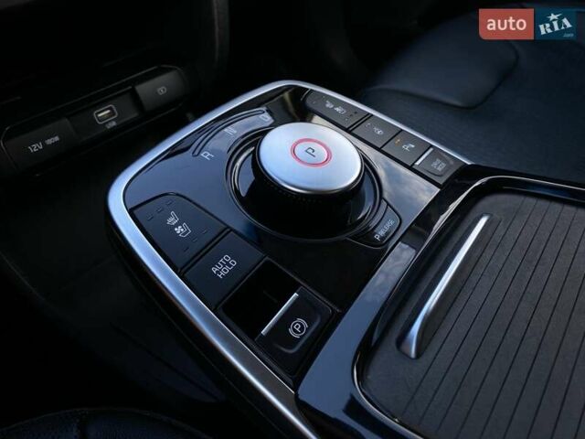 Синий Киа Niro, объемом двигателя 0 л и пробегом 70 тыс. км за 23200 $, фото 5 на Automoto.ua