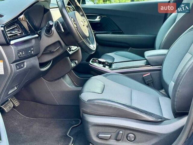 Синій Кіа Niro, об'ємом двигуна 0 л та пробігом 69 тис. км за 19999 $, фото 13 на Automoto.ua
