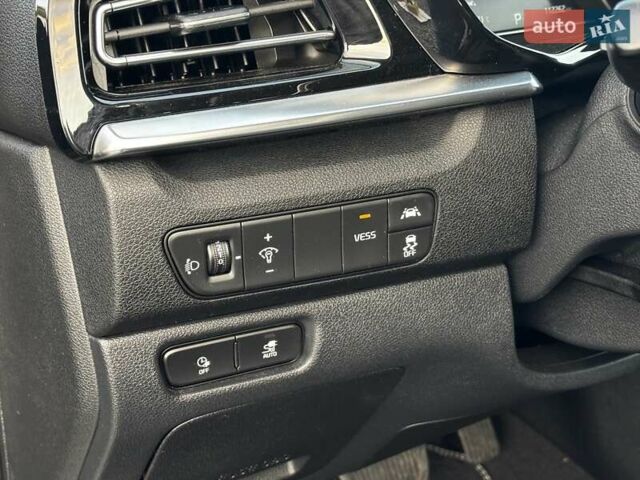 Синій Кіа Niro, об'ємом двигуна 0 л та пробігом 112 тис. км за 18800 $, фото 16 на Automoto.ua