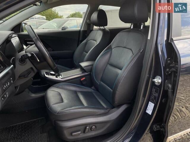 Синий Киа Niro, объемом двигателя 0 л и пробегом 70 тыс. км за 23200 $, фото 28 на Automoto.ua