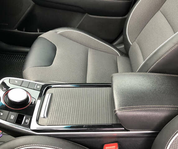 Синій Кіа Niro, об'ємом двигуна 0 л та пробігом 85 тис. км за 21850 $, фото 21 на Automoto.ua
