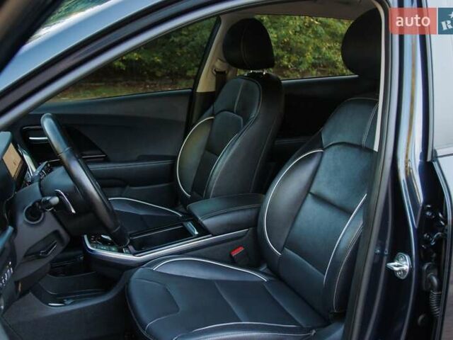 Синий Киа Niro, объемом двигателя 0 л и пробегом 125 тыс. км за 18950 $, фото 65 на Automoto.ua