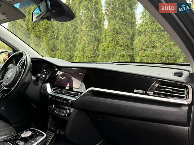 Синий Киа Niro, объемом двигателя 0 л и пробегом 88 тыс. км за 20999 $, фото 60 на Automoto.ua