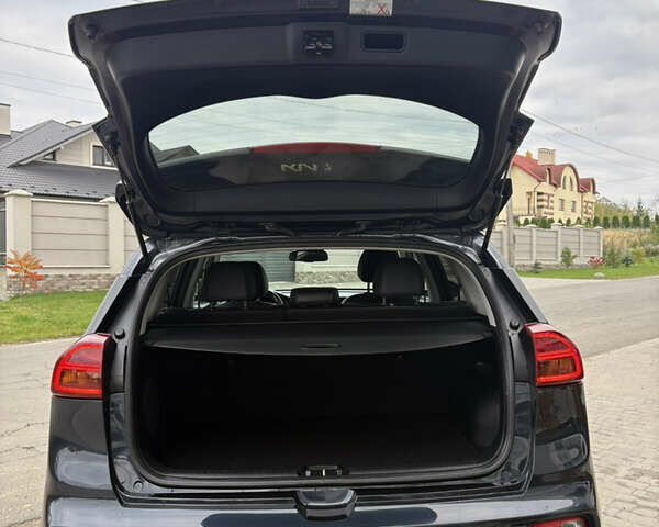 Киа Niro 2021 в Трускавце на Automoto.ua Синий Киа Niro, объемом двигателя 0 л и пробегом 45 тыс. км за 23200 $, фото 9 на Automoto.ua