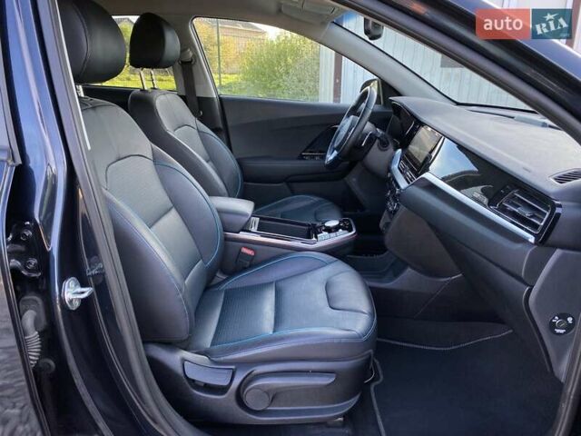 Синий Киа Niro, объемом двигателя 0 л и пробегом 123 тыс. км за 20600 $, фото 75 на Automoto.ua