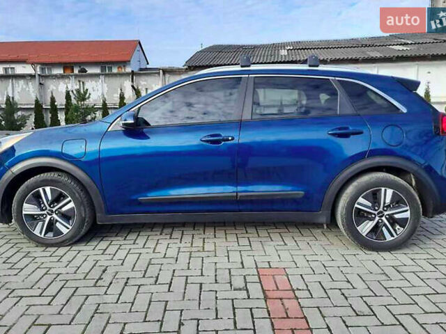 Синий Киа Niro, объемом двигателя 1.58 л и пробегом 85 тыс. км за 16400 $, фото 2 на Automoto.ua
