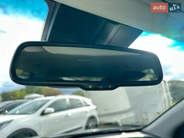 Синий Киа Niro, объемом двигателя 0 л и пробегом 75 тыс. км за 23200 $, фото 12 на Automoto.ua