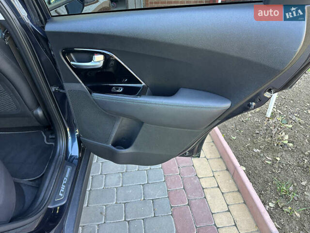 Синий Киа Niro, объемом двигателя 0 л и пробегом 95 тыс. км за 21100 $, фото 23 на Automoto.ua