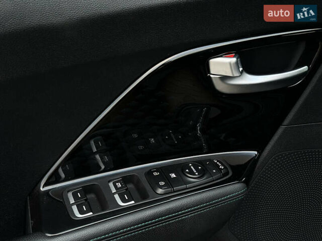 Синий Киа Niro, объемом двигателя 0 л и пробегом 44 тыс. км за 21700 $, фото 35 на Automoto.ua
