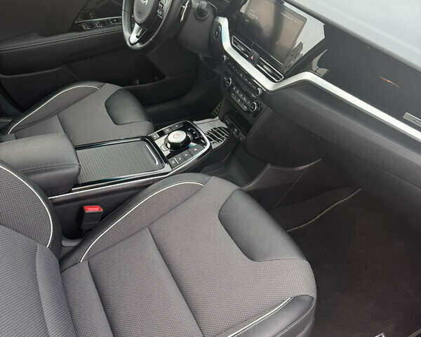 Синій Кіа Niro, об'ємом двигуна 0 л та пробігом 47 тис. км за 24400 $, фото 21 на Automoto.ua