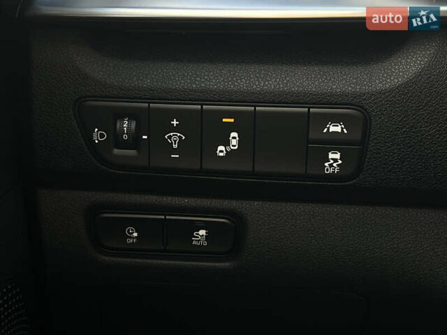 Синий Киа Niro, объемом двигателя 0 л и пробегом 77 тыс. км за 21606 $, фото 62 на Automoto.ua