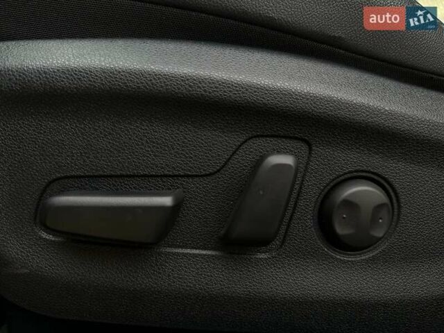 Синий Киа Niro, объемом двигателя 0 л и пробегом 75 тыс. км за 23200 $, фото 3 на Automoto.ua