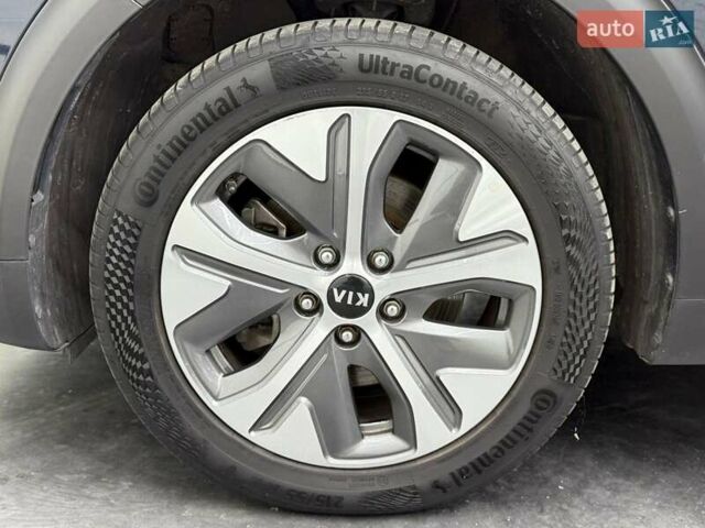Синий Киа Niro, объемом двигателя 0 л и пробегом 130 тыс. км за 19037 $, фото 6 на Automoto.ua