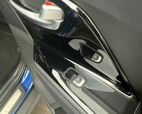 Синій Кіа Niro, об'ємом двигуна 0 л та пробігом 47 тис. км за 24400 $, фото 11 на Automoto.ua