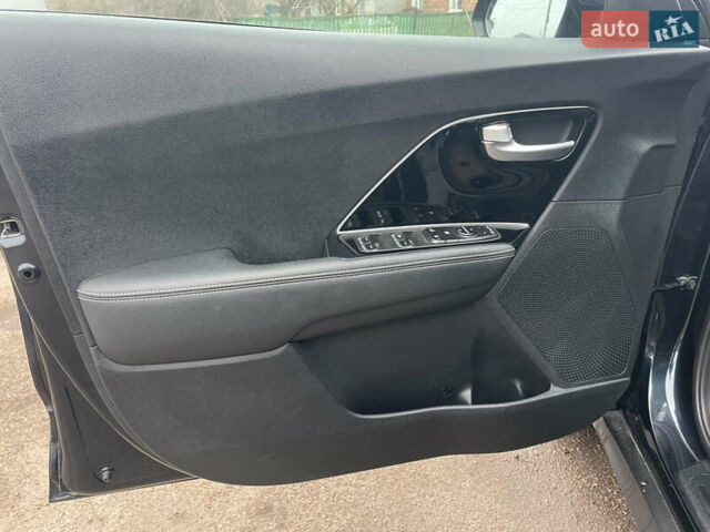 Синий Киа Niro, объемом двигателя 0 л и пробегом 95 тыс. км за 17900 $, фото 20 на Automoto.ua