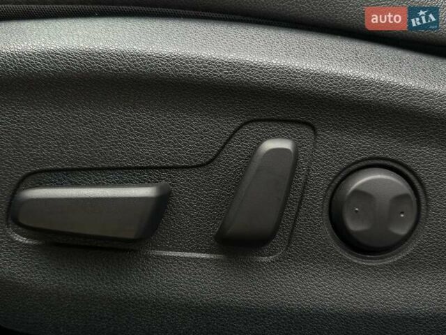 Синій Кіа Niro, об'ємом двигуна 0 л та пробігом 71 тис. км за 24900 $, фото 38 на Automoto.ua