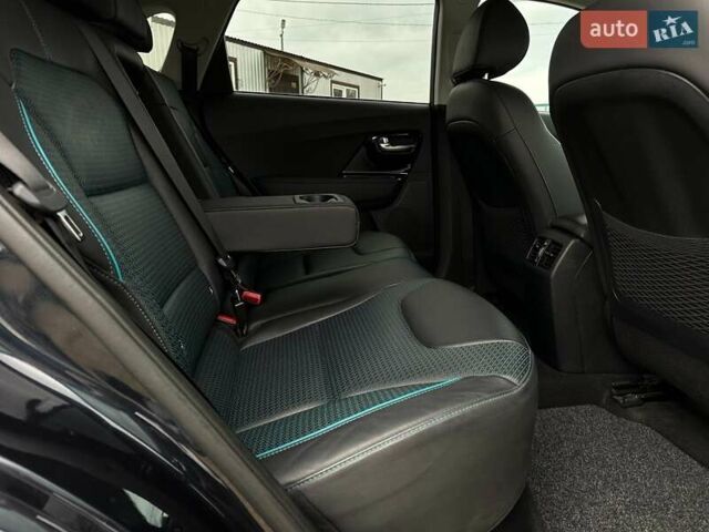 Синій Кіа Niro, об'ємом двигуна 0 л та пробігом 71 тис. км за 24900 $, фото 89 на Automoto.ua