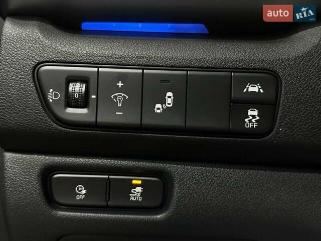 Синій Кіа Niro, об'ємом двигуна 0 л та пробігом 71 тис. км за 24900 $, фото 43 на Automoto.ua