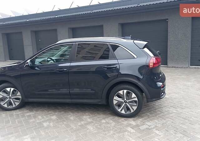 Синий Киа Niro, объемом двигателя 0 л и пробегом 60 тыс. км за 20300 $, фото 5 на Automoto.ua