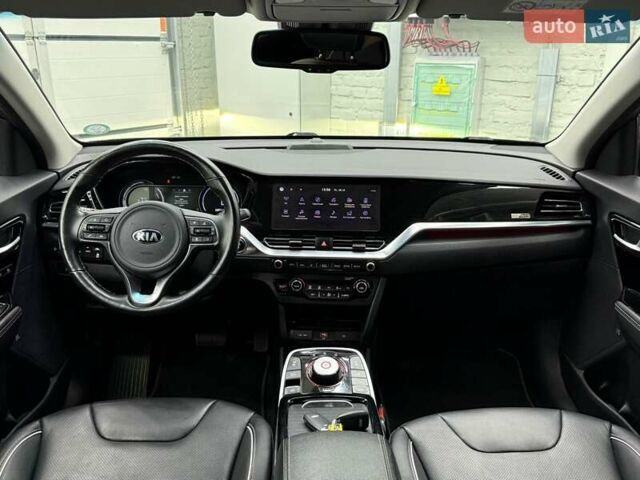 Синий Киа Niro, объемом двигателя 0 л и пробегом 130 тыс. км за 19037 $, фото 19 на Automoto.ua