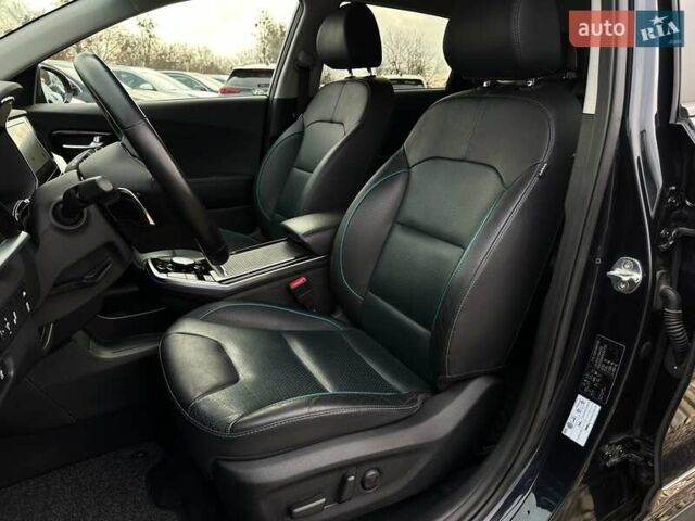 Синій Кіа Niro, об'ємом двигуна 0 л та пробігом 71 тис. км за 24900 $, фото 35 на Automoto.ua