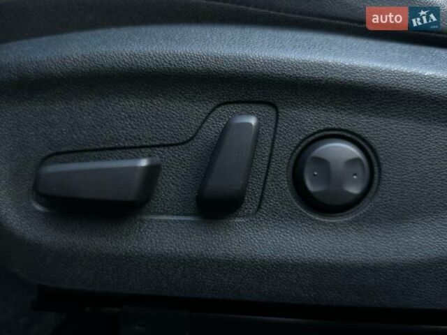 Синий Киа Niro, объемом двигателя 0 л и пробегом 53 тыс. км за 24900 $, фото 42 на Automoto.ua